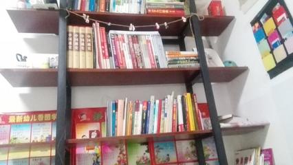 300元預算的出租屋讀書角 屌絲版圖書出租小天地